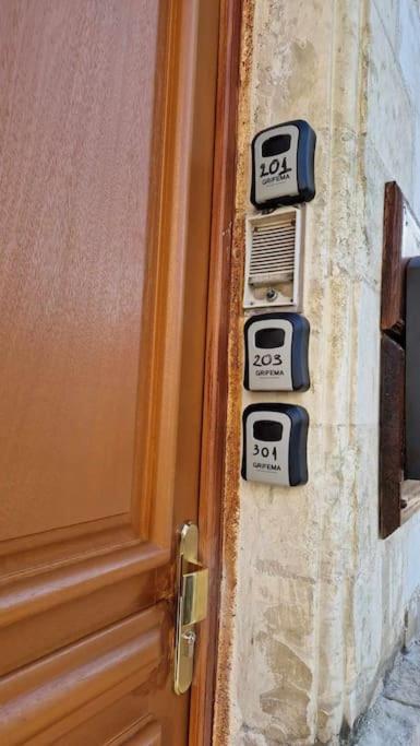 Appartement Hypercentre 301 +Wifi+Independant+ Cuisine Toilette Salle De Bain Privative Βαλενσιέν Εξωτερικό φωτογραφία