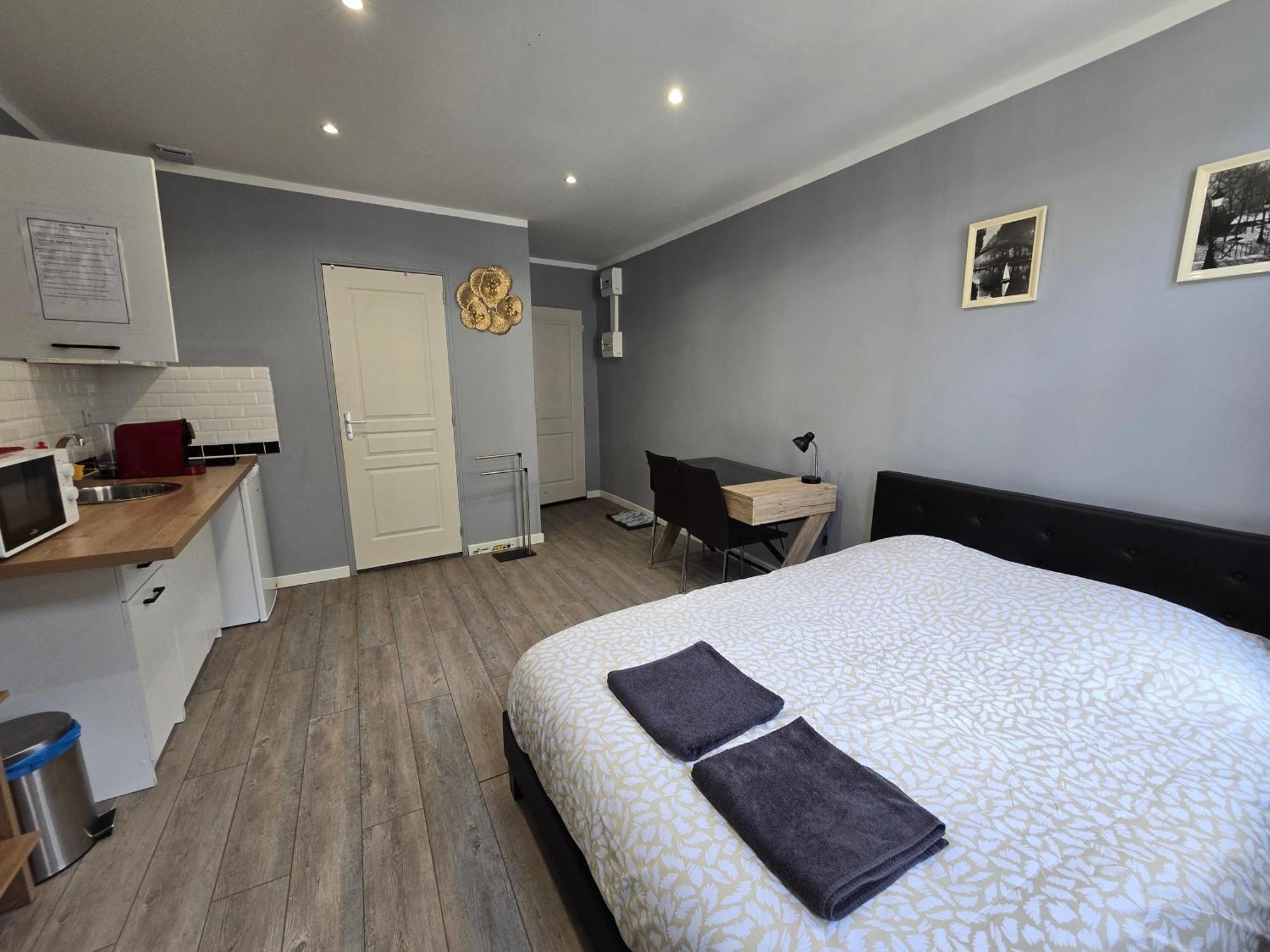 Appartement Hypercentre 301 +Wifi+Independant+ Cuisine Toilette Salle De Bain Privative Βαλενσιέν Εξωτερικό φωτογραφία